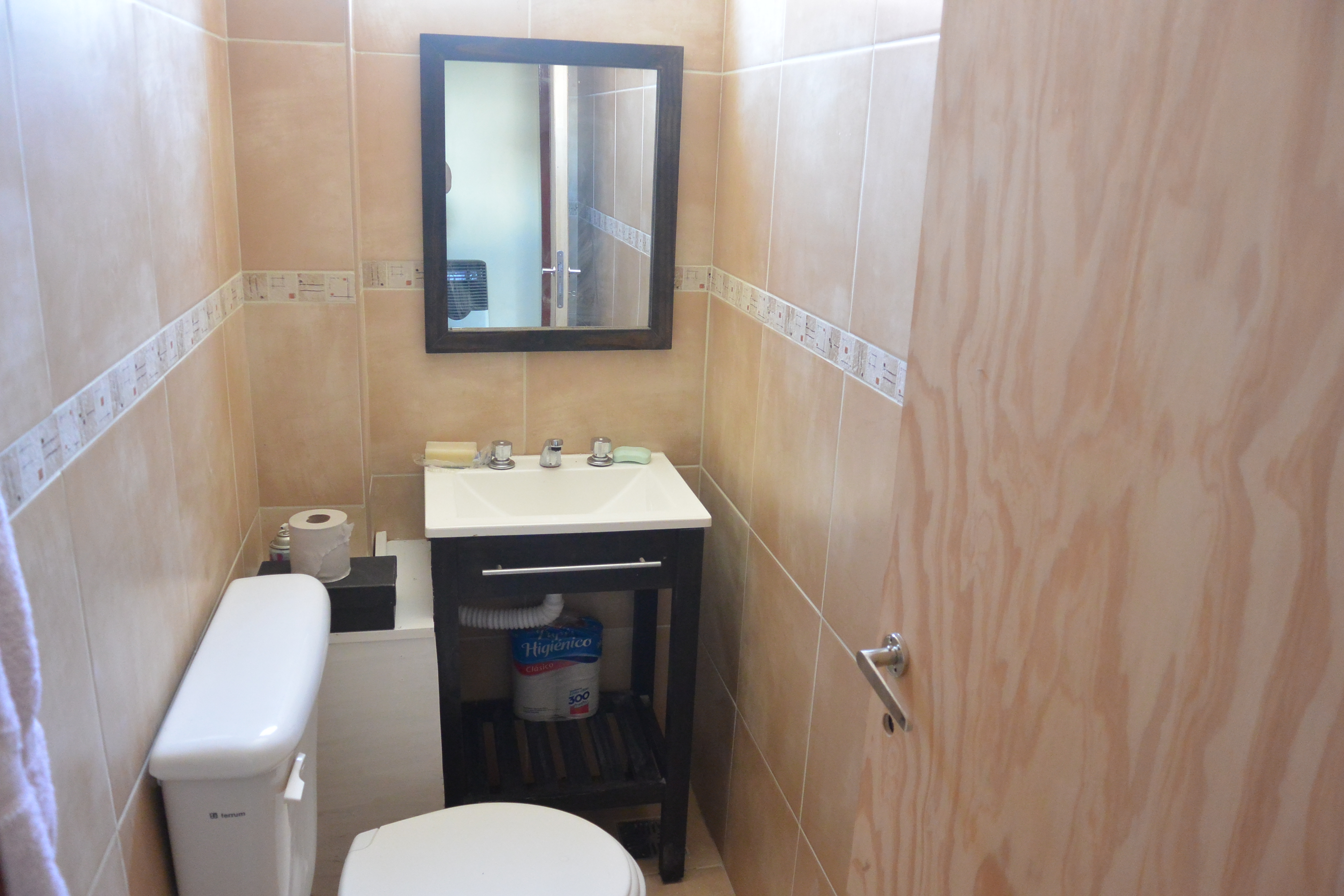 Excelente Casa en Monte Hermoso del Este, hermoso barrio residencial arbolado, ideal para relajarse en un entorno natural. Ubicada a 450 metros del mar y 7 cuadras de la peatonal — foto 9