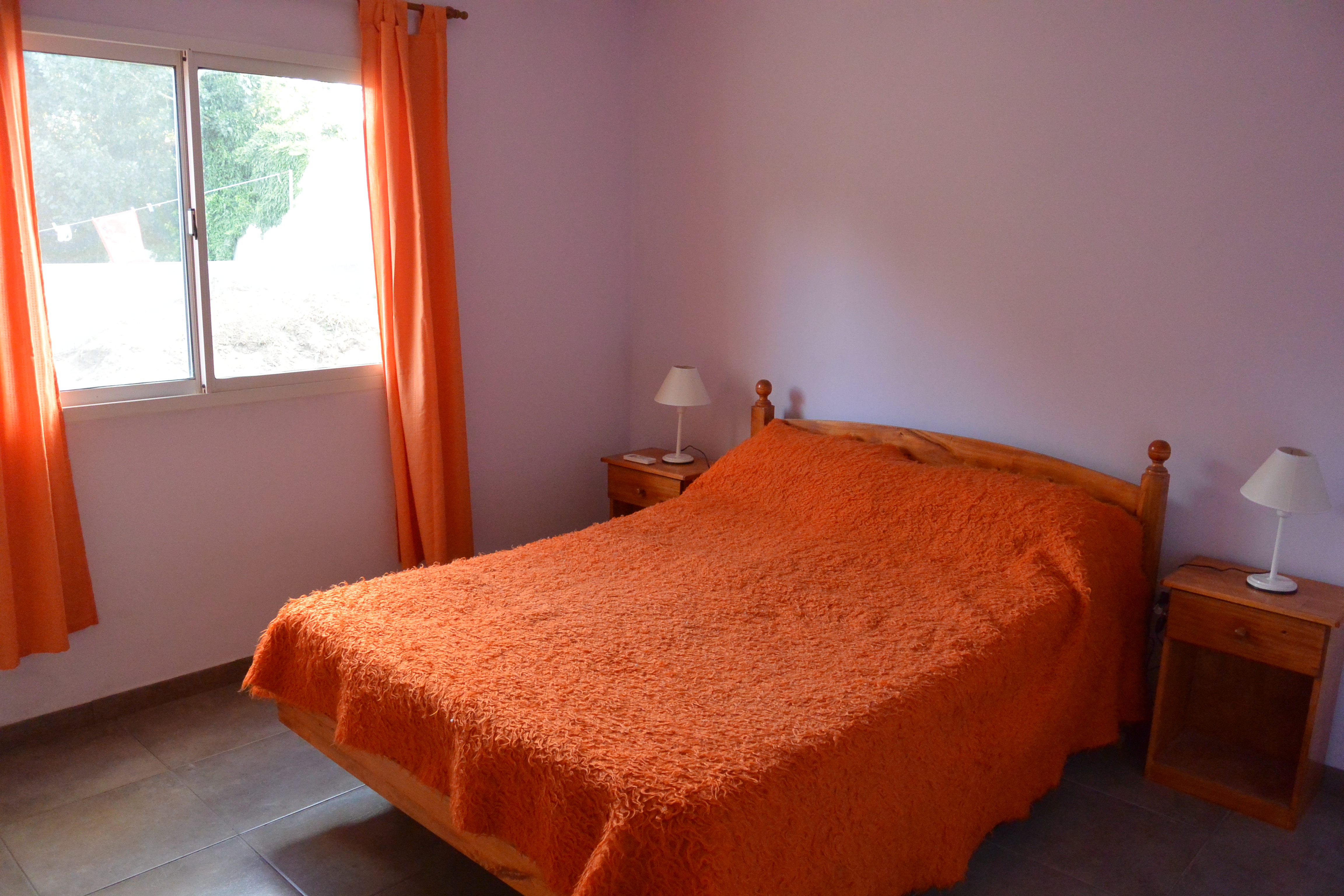 Casa de 2 dormitorios en Sauce Grande a una cuadra del mar (Balneario ubicado a 6 km de Monte) en zona arbolada ideal para relajarse y disfrutar de la naturaleza y el mar. — foto 7