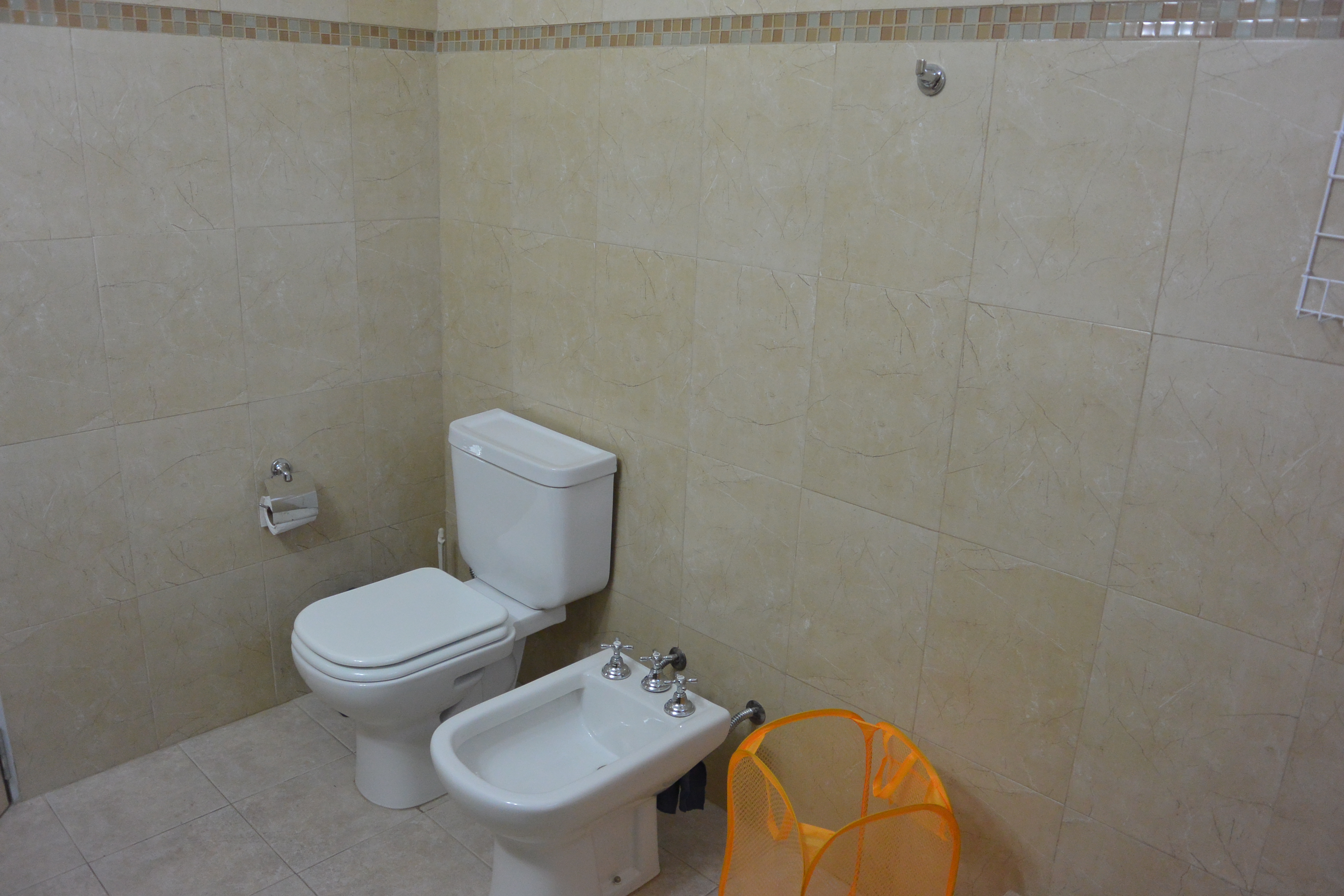 Casa de 2 dormitorios en Sauce Grande a una cuadra del mar (Balneario ubicado a 6 km de Monte) en zona arbolada ideal para relajarse y disfrutar de la naturaleza y el mar. — foto 15