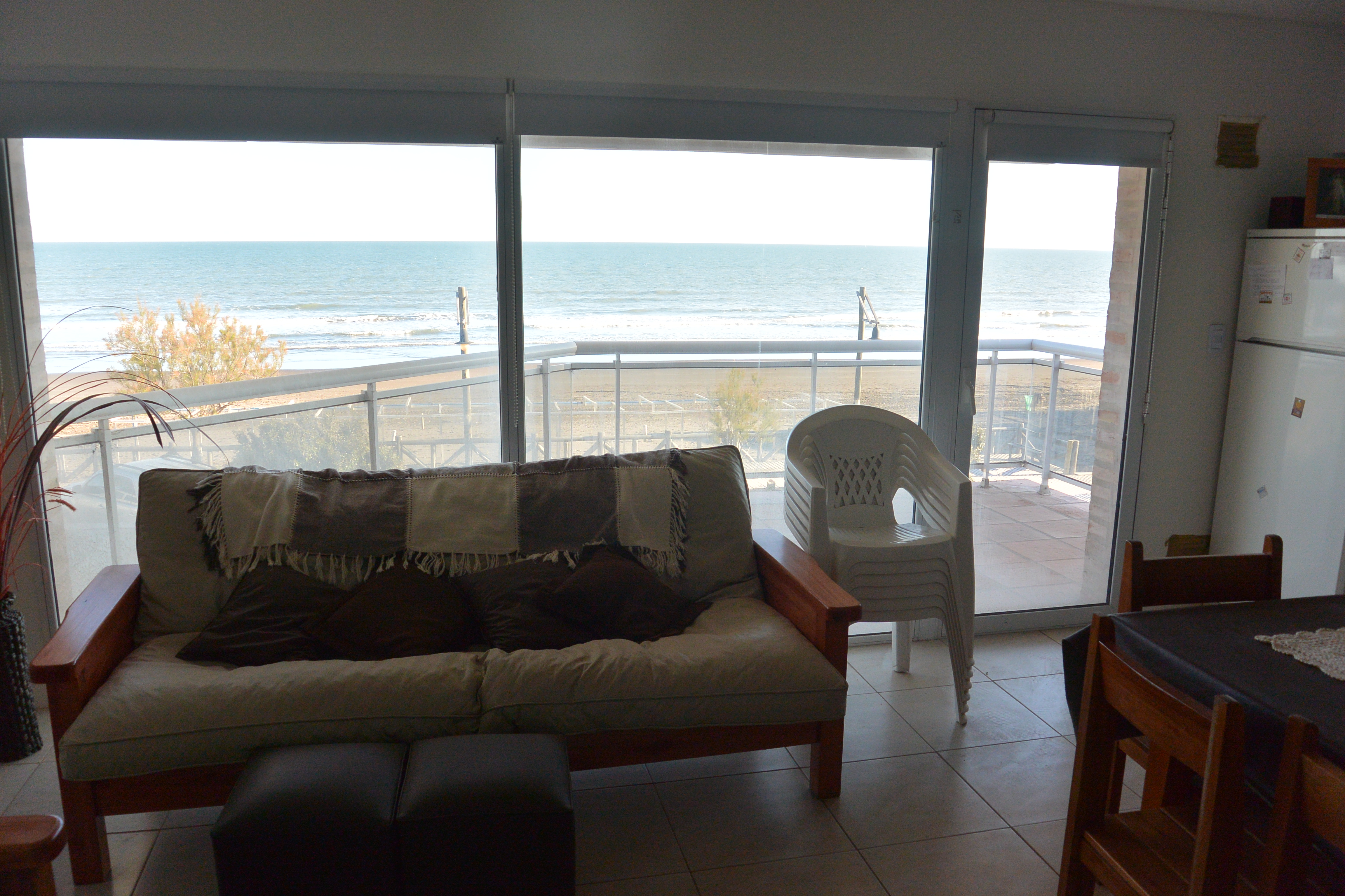 DEPARTAMENTO DE 2 DORMITORIOS FRENTE AL MAR, EN MONTE HERMOSO