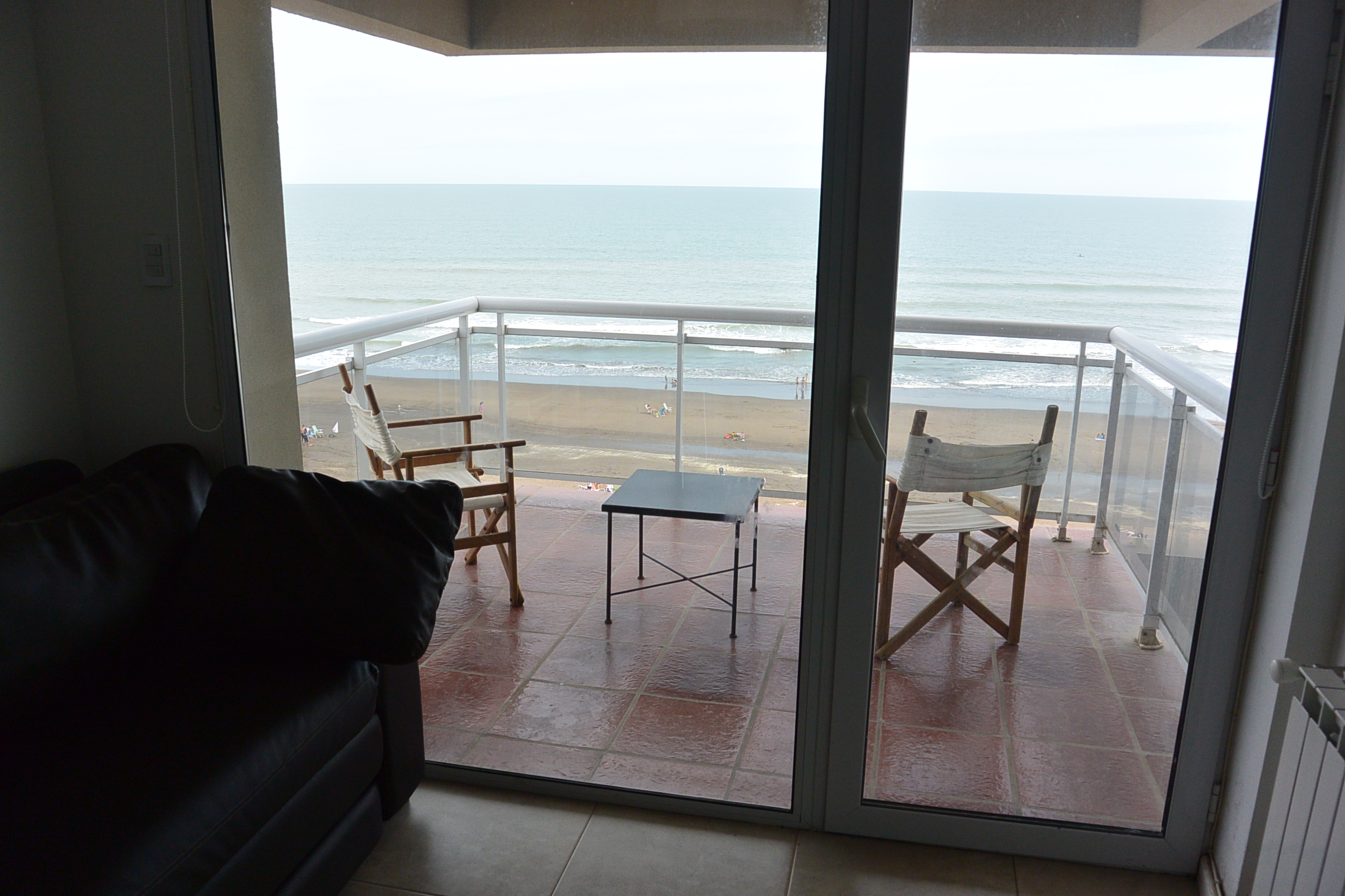 Excelente departamento de 1 dormitorio Frente al mar, en Monte Hermoso. Propiedad muy completa y con una espectacular vista al mar