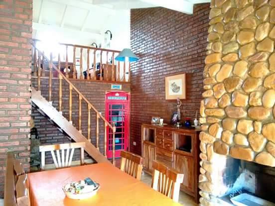 Gran Casa de 4 dormitorios y dos baños, patio y pileta de lona , a 6 cuadras del mar y 9 de la peatonal, en monte hermoso — foto 5