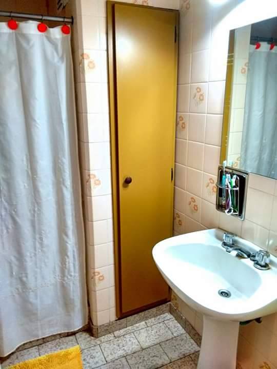 Gran Casa de 4 dormitorios y dos baños, patio y pileta de lona , a 6 cuadras del mar y 9 de la peatonal, en monte hermoso — foto 11