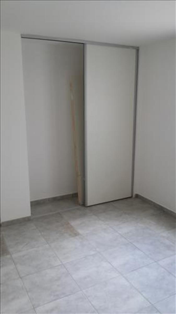 ADM INMOB. VENDE EXC. DPTO 1DOR (GRANDE 3.40X3.20) c/PATIO 25m2- Bº CENTRO — foto 3