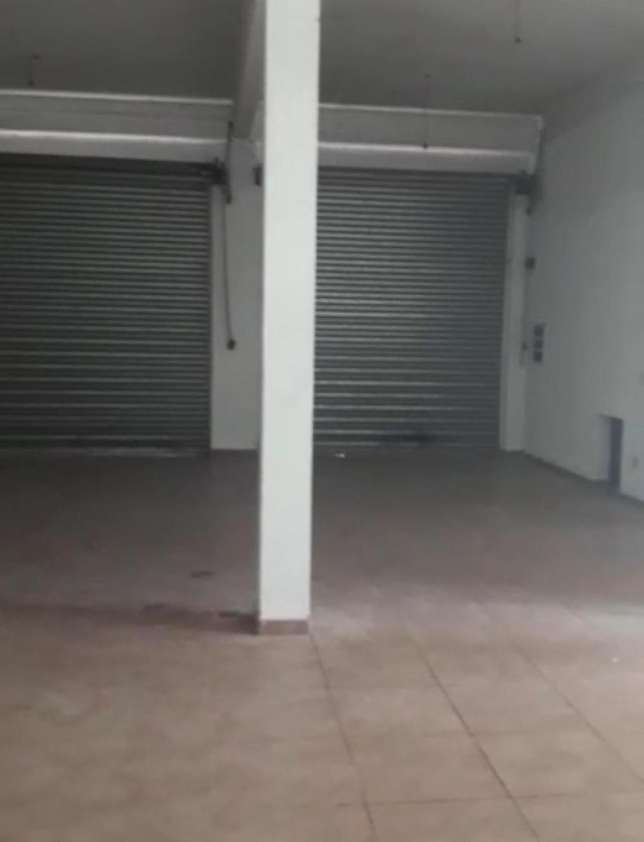 alquiler local en Pilar - 11