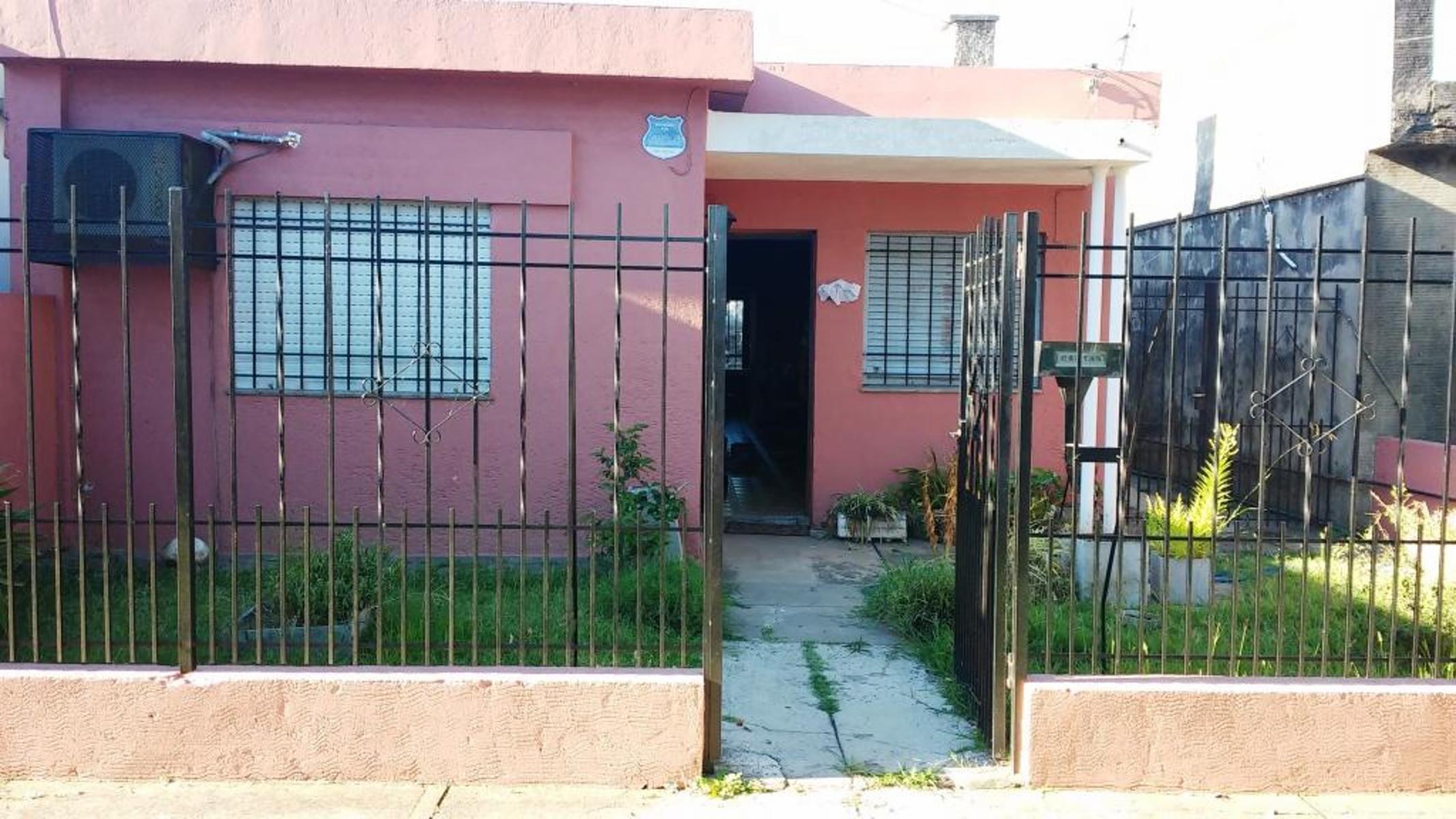 HERMOSA CASA FRENTE A LA CIUDAD DEPORTIVA — foto 2