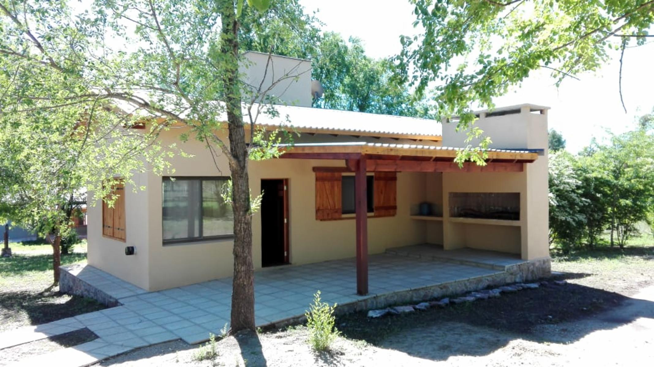 Los Reartes. Complejo de tres hermosas casas con espectacular pileta de 10 mts x 4 mts. a 100 mts del Rio — foto 6