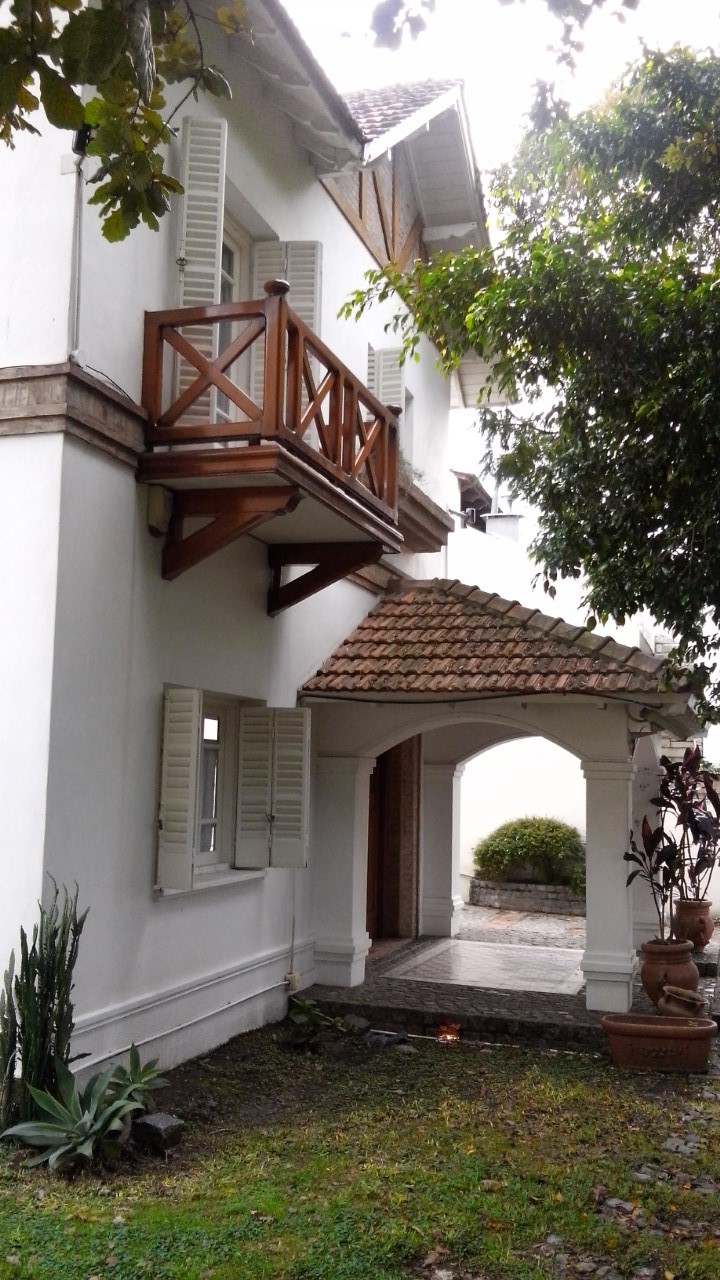 Excelente casa en 2 plantas con quincho y piscina sobre lote de 20x50 mts. en Haedo Chico. Digna de ver. Consulte para visitas y precio. Oportunidad — foto 4