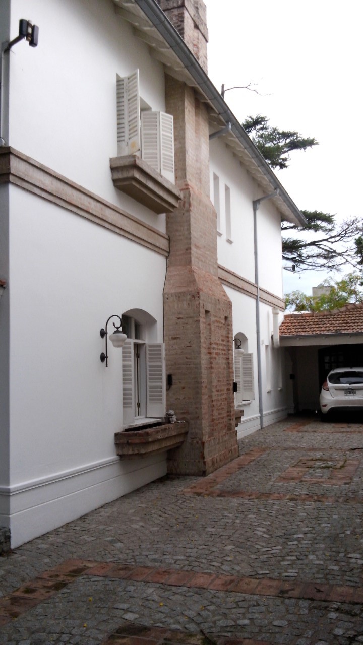 Excelente casa en 2 plantas con quincho y piscina sobre lote de 20x50 mts. en Haedo Chico. Digna de ver. Consulte para visitas y precio. Oportunidad — foto 5