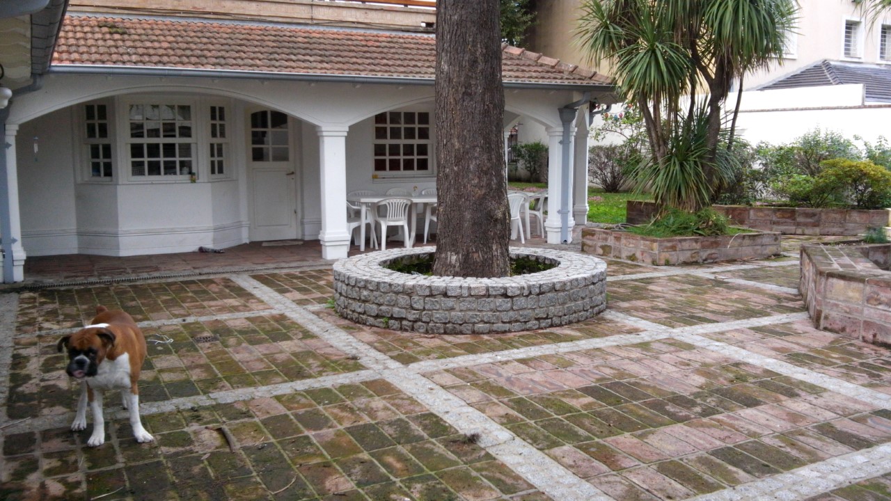 Excelente casa en 2 plantas con quincho y piscina sobre lote de 20x50 mts. en Haedo Chico. Digna de ver. Consulte para visitas y precio. Oportunidad — foto 6