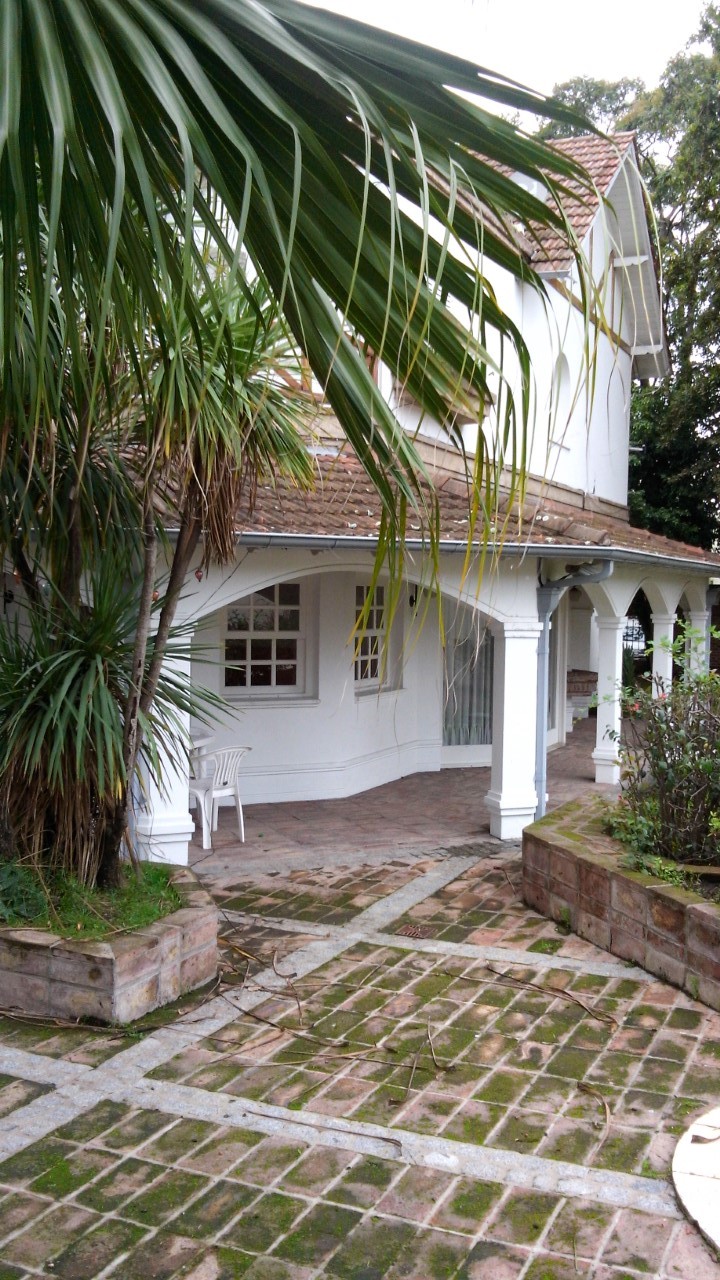 Excelente casa en 2 plantas con quincho y piscina sobre lote de 20x50 mts. en Haedo Chico. Digna de ver. Consulte para visitas y precio. Oportunidad — foto 7