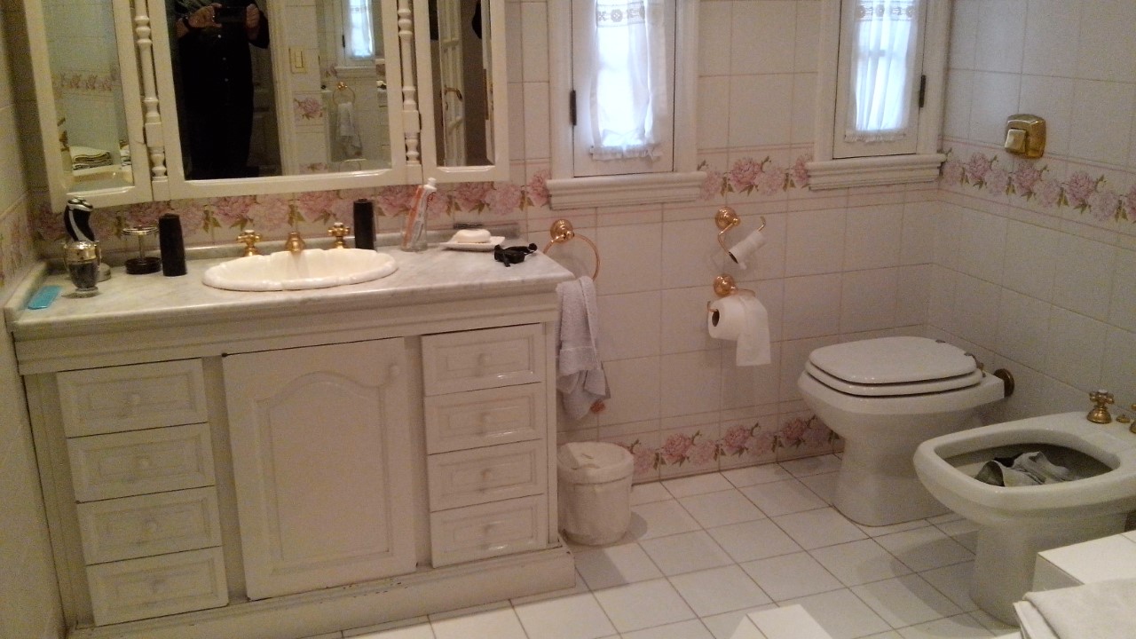Excelente casa en 2 plantas con quincho y piscina sobre lote de 20x50 mts. en Haedo Chico. Digna de ver. Consulte para visitas y precio. Oportunidad — foto 15