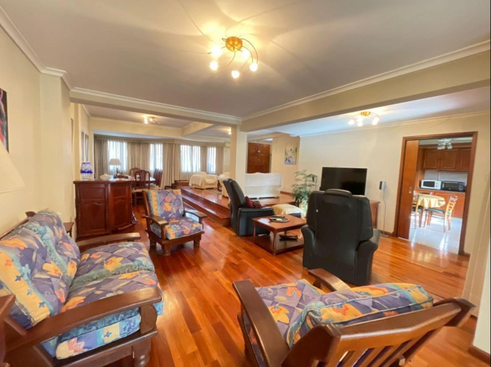 Excelente chalet 6 ambientes en Parque Ayerza, Castelar Norte., Posibilidad de permuta menor valor . Consulte. — foto 9