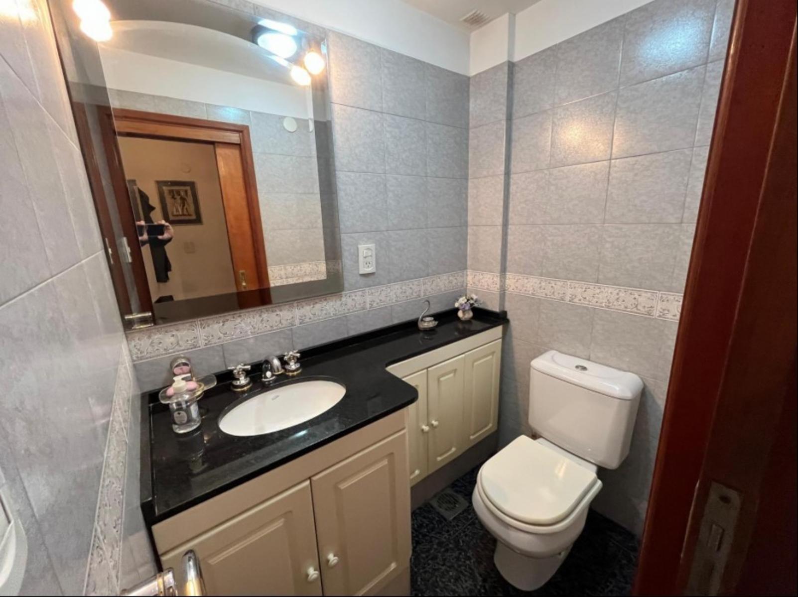 Excelente chalet 6 ambientes en Parque Ayerza, Castelar Norte., Posibilidad de permuta menor valor . Consulte. — foto 10