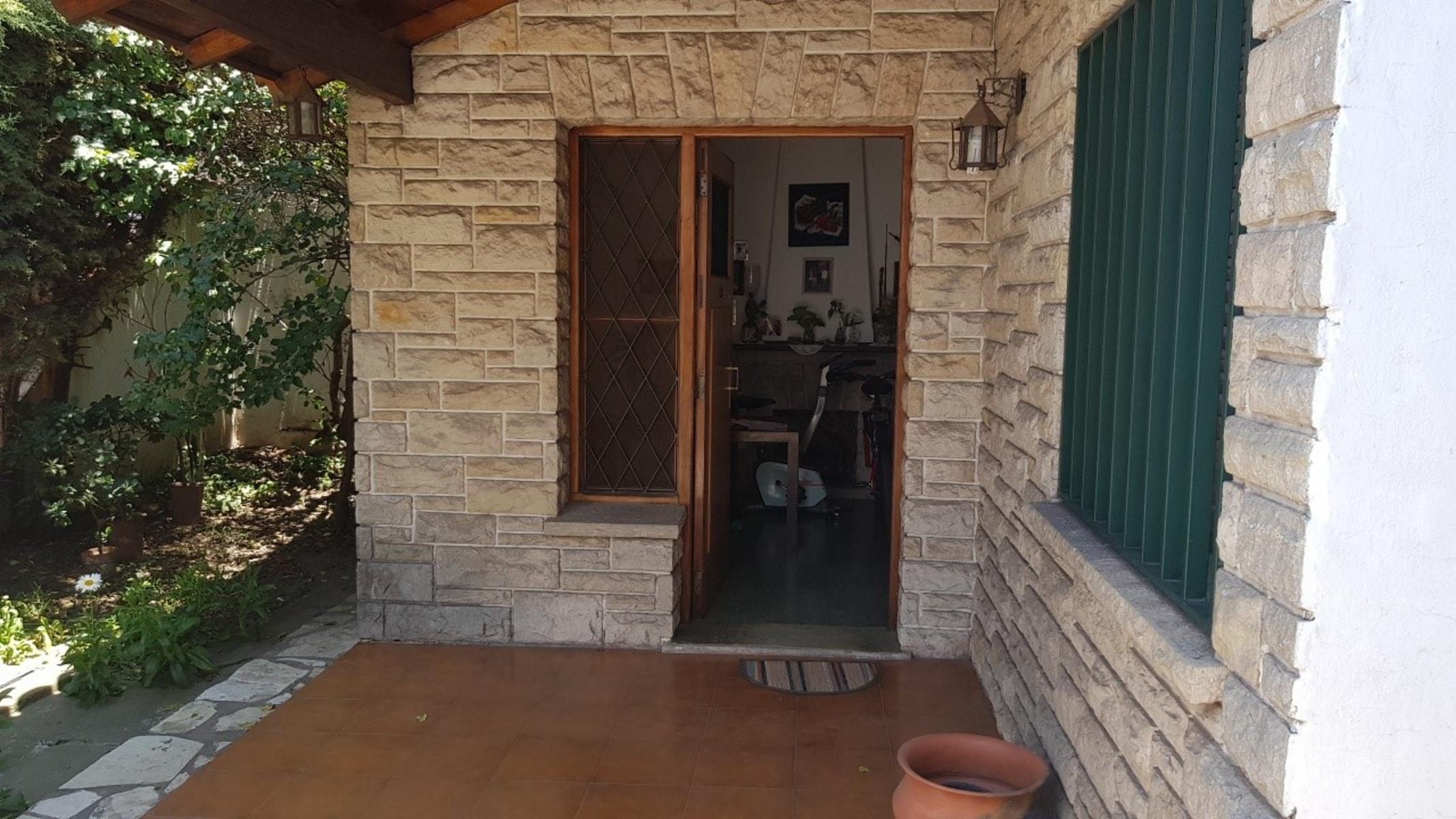 Excelente PH interno con espacio guarda coche y con 3 dormitorios y jardín al fondo. — foto 6