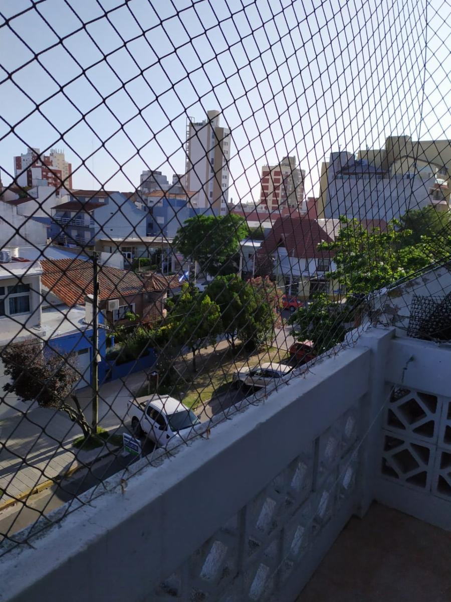 Excelente depto. 2 ambientes en Santa Teresita, Costa Atlántica, zona céntrica, con 2 cocheras y capacidad para 6 personas, totalmente amueblado. — foto 10