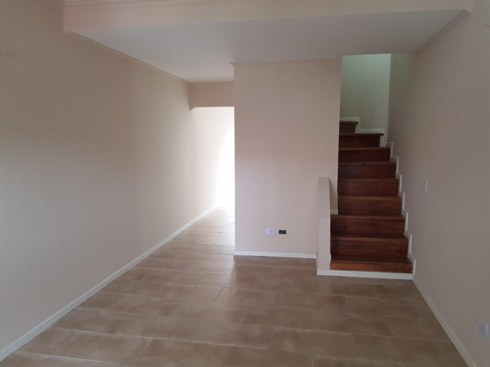 Excelentes 2 Dúplex a estrenar en Haedo Norte, con 2 dormitorios y un amplio play room, 1 baño completo y un Toilette ,patio, lavadero , jardín y cochera .Consulte. — foto 6