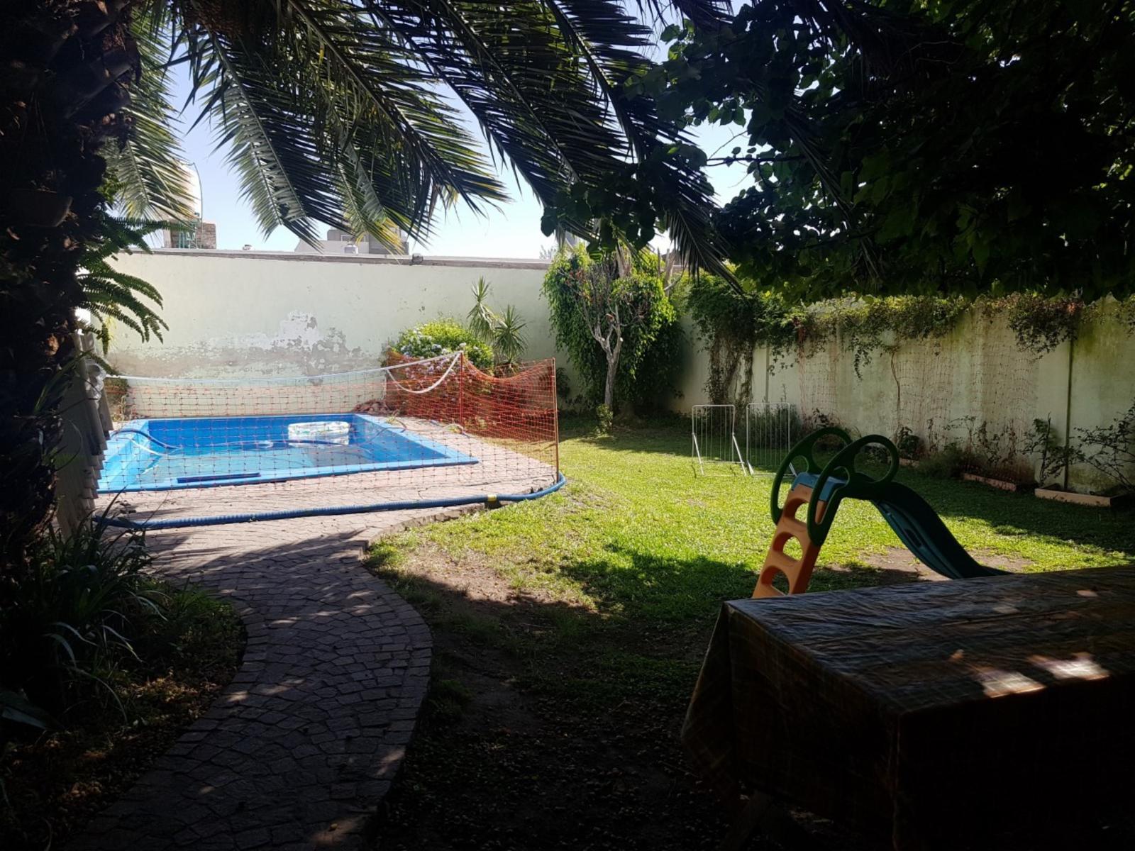 Excelente casa de 5 ambientes, 3 dormitorios 1 escritorio, amplio fondo, pileta, quincho y garage.- Oportunidad,. Se aceptan permutas menor valor.Consulte. — foto 12