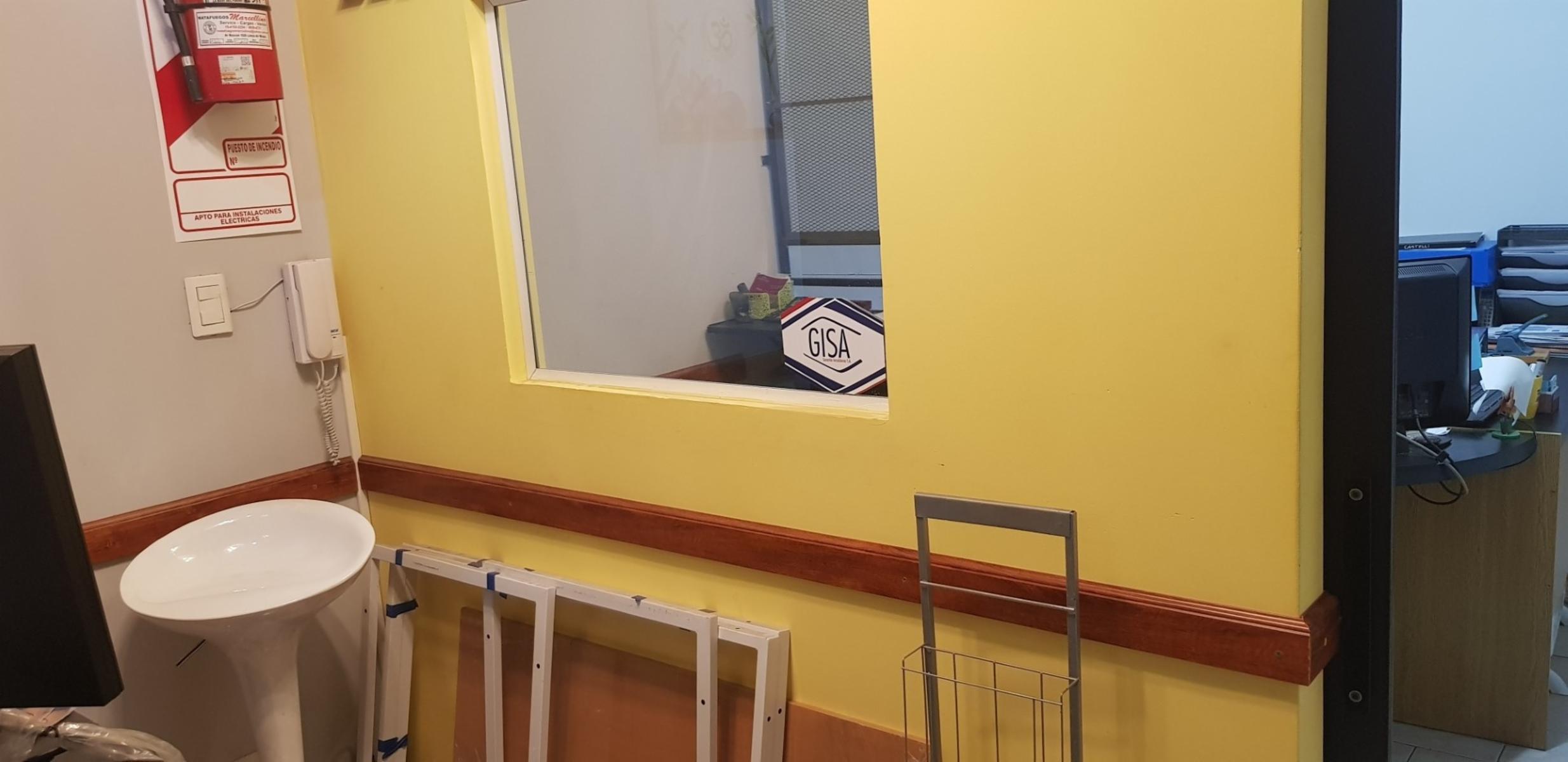 Excelente local a la venta y en Alquiler en zona muy comercial sobre la calle Arieta. Ideal para diversos emprendimientos. Posee 32,32 mts2. Oportunidad. — foto 13