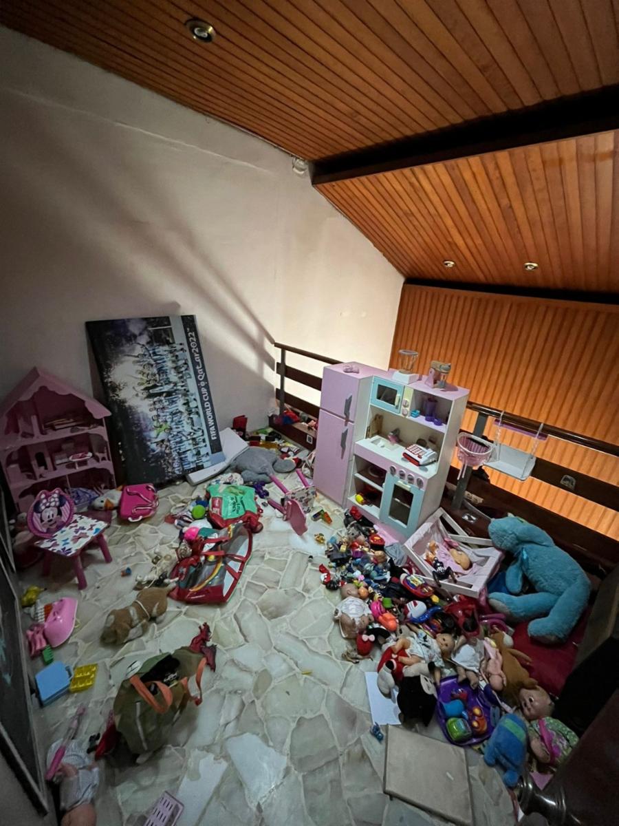 Chalet 5 ambientes de 269 M2, en Ramos Mejia, en 2 plantas con 4 dormitorios,2 baños y garage para 3 autos, frente con rejas, a 1 cuadra de Av. de Mayo. — foto 10