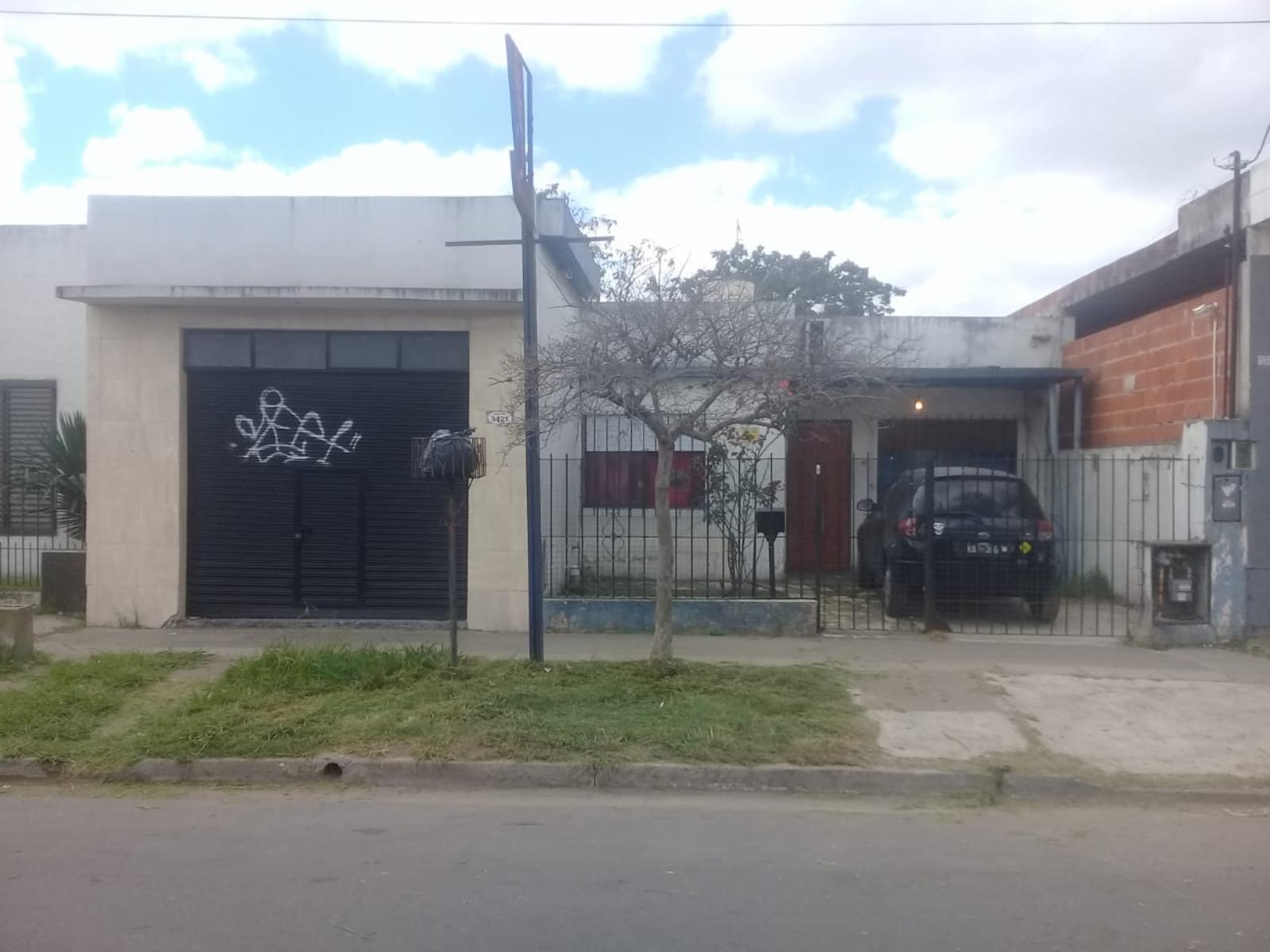 CASA CON LOCAL COMERCIAL ITUZAINGO NORTE