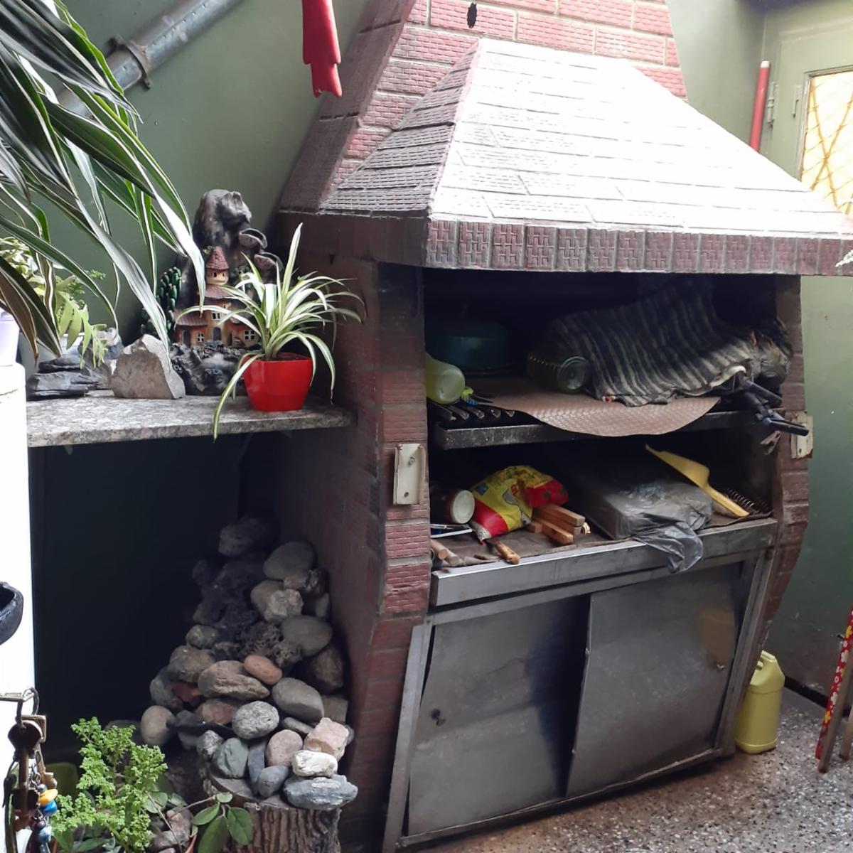 CASA PH EN 2 PLANTAS AL FRENTE RAMOS MEJIA — foto 7