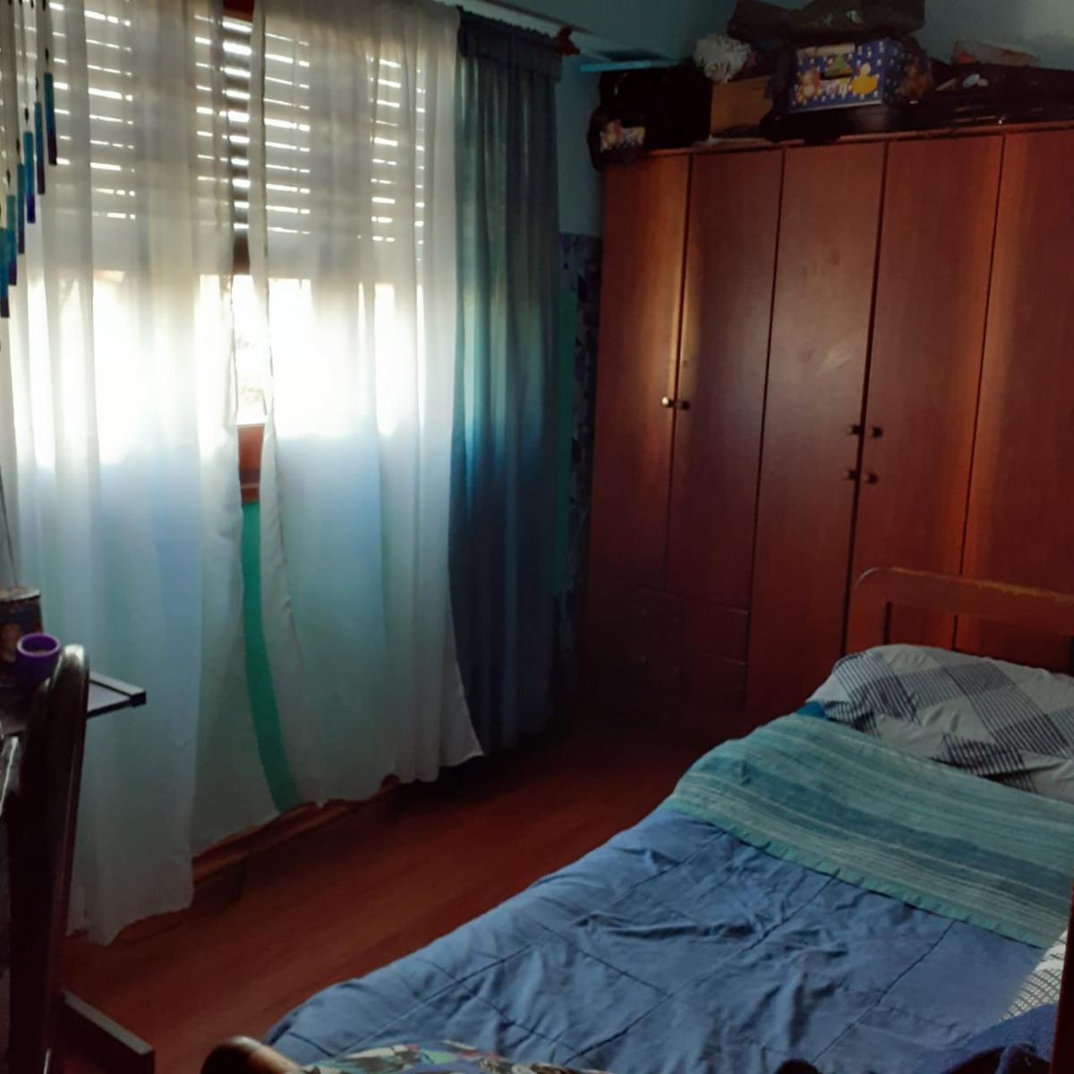 CASA PH EN 2 PLANTAS AL FRENTE RAMOS MEJIA — foto 9