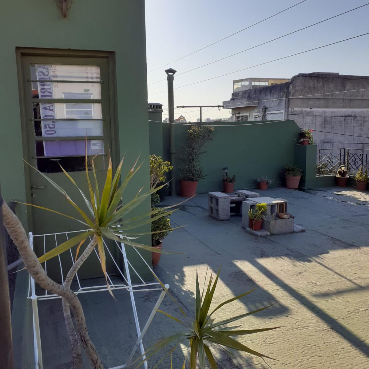 CASA PH EN 2 PLANTAS AL FRENTE RAMOS MEJIA — foto 15