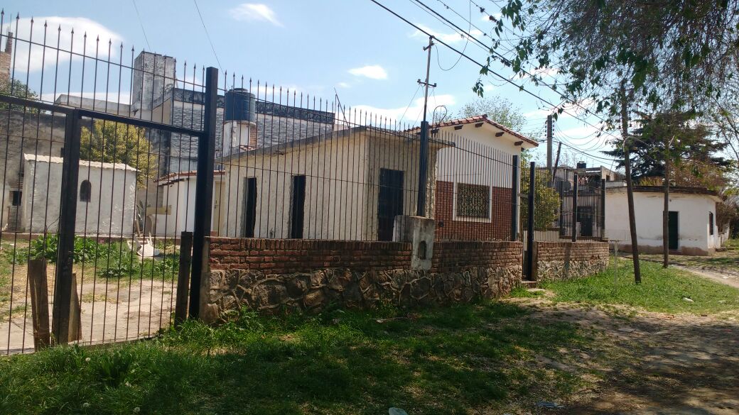 N°ref: 704 -HERMOSA CASA ESQUINA EN COSQUIN CON INMEJORABLE VISTA A LAS SIERRAS.