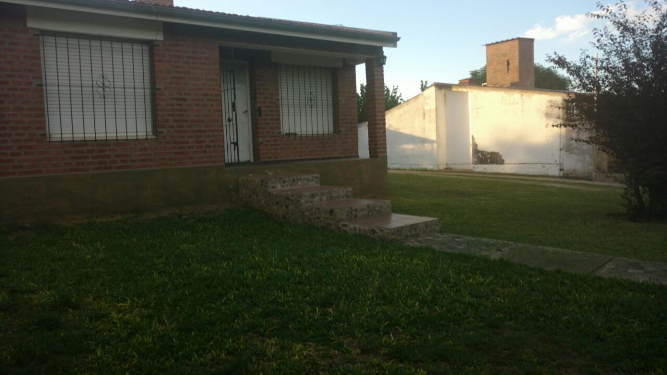 N°ref:731 -HERMOSA PROPIEDAD MAS DEPARTAMENTO Y PISCINA CON INMEJORABLE VISTA A LAS SIERRAS — foto 11