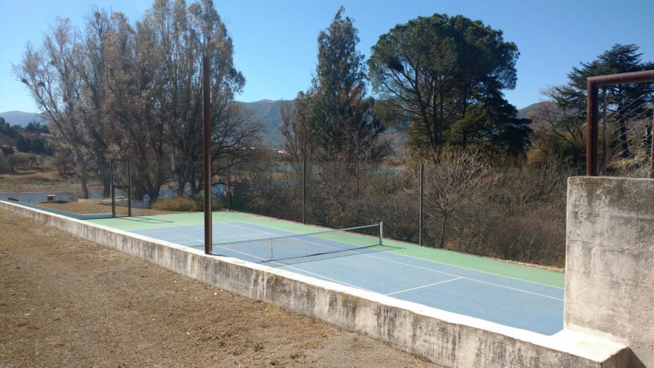 Nºref :820 -Increíble Propiedad en siquiman con terreno de 7000m2 con salida al al rio y vista al lago