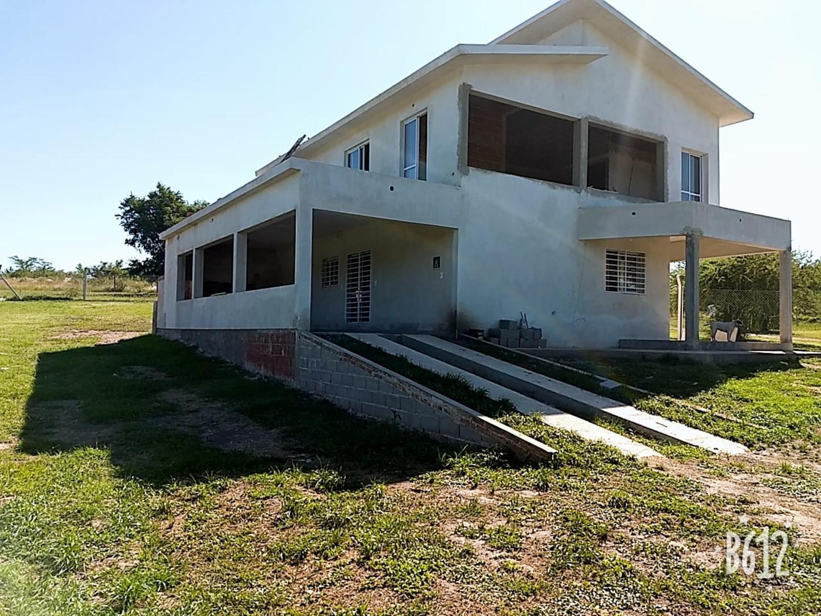 Ref 1064 Casa a estrenar de dos plantas con gran parque y excelente vista a las sierras