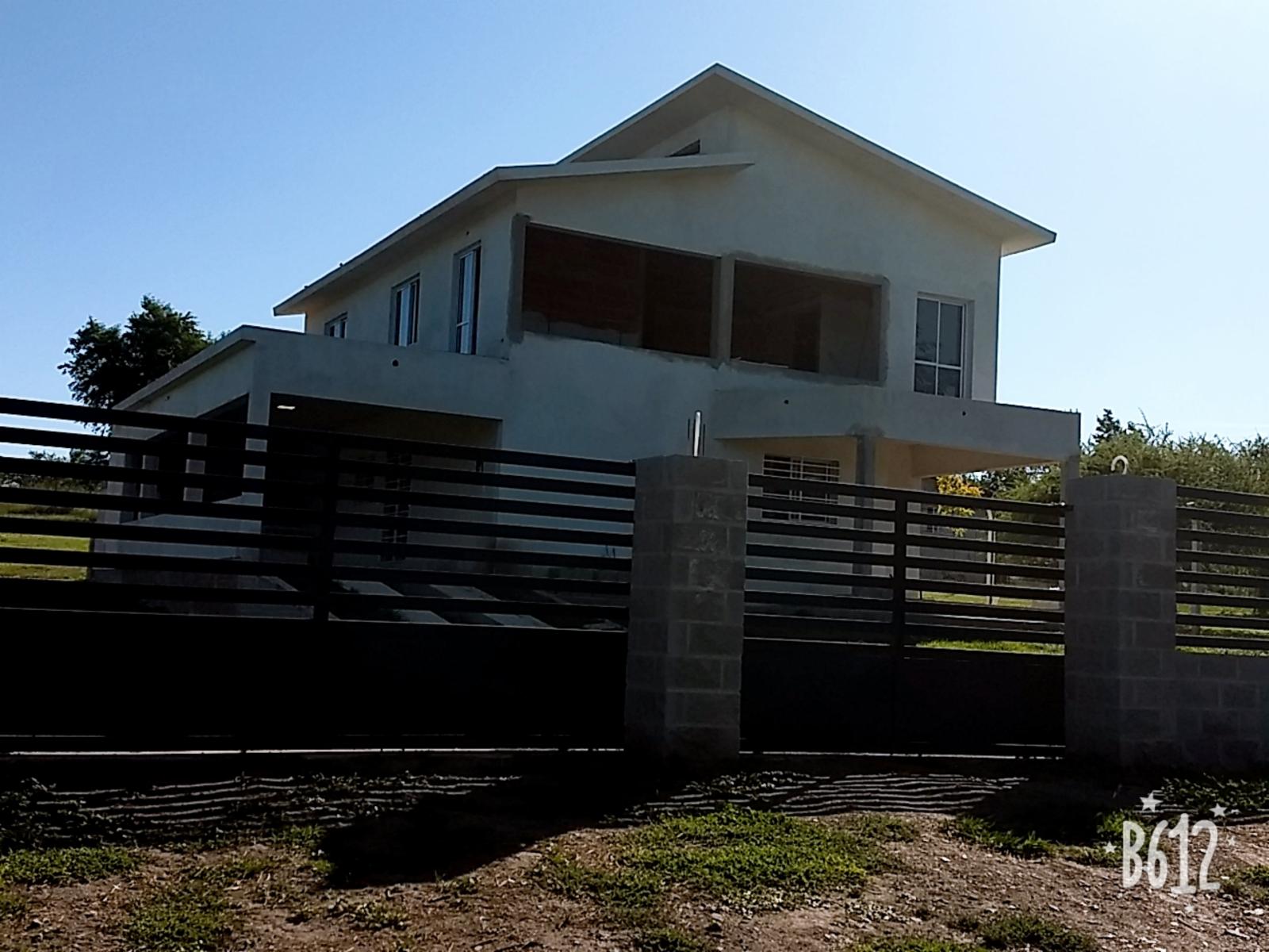 Ref 1064 Casa a estrenar de dos plantas con gran parque y excelente vista a las sierras — foto 13