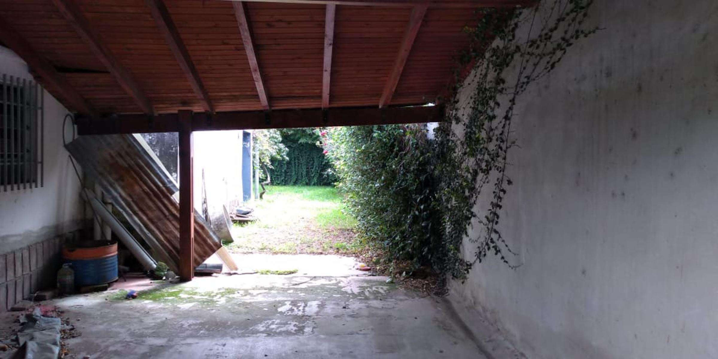 Nºref : 1124 -CASA CON DETALLES A RE FACCIONAR EN LA ZONA CÉNTRICA DE COSQUÍN. — foto 3