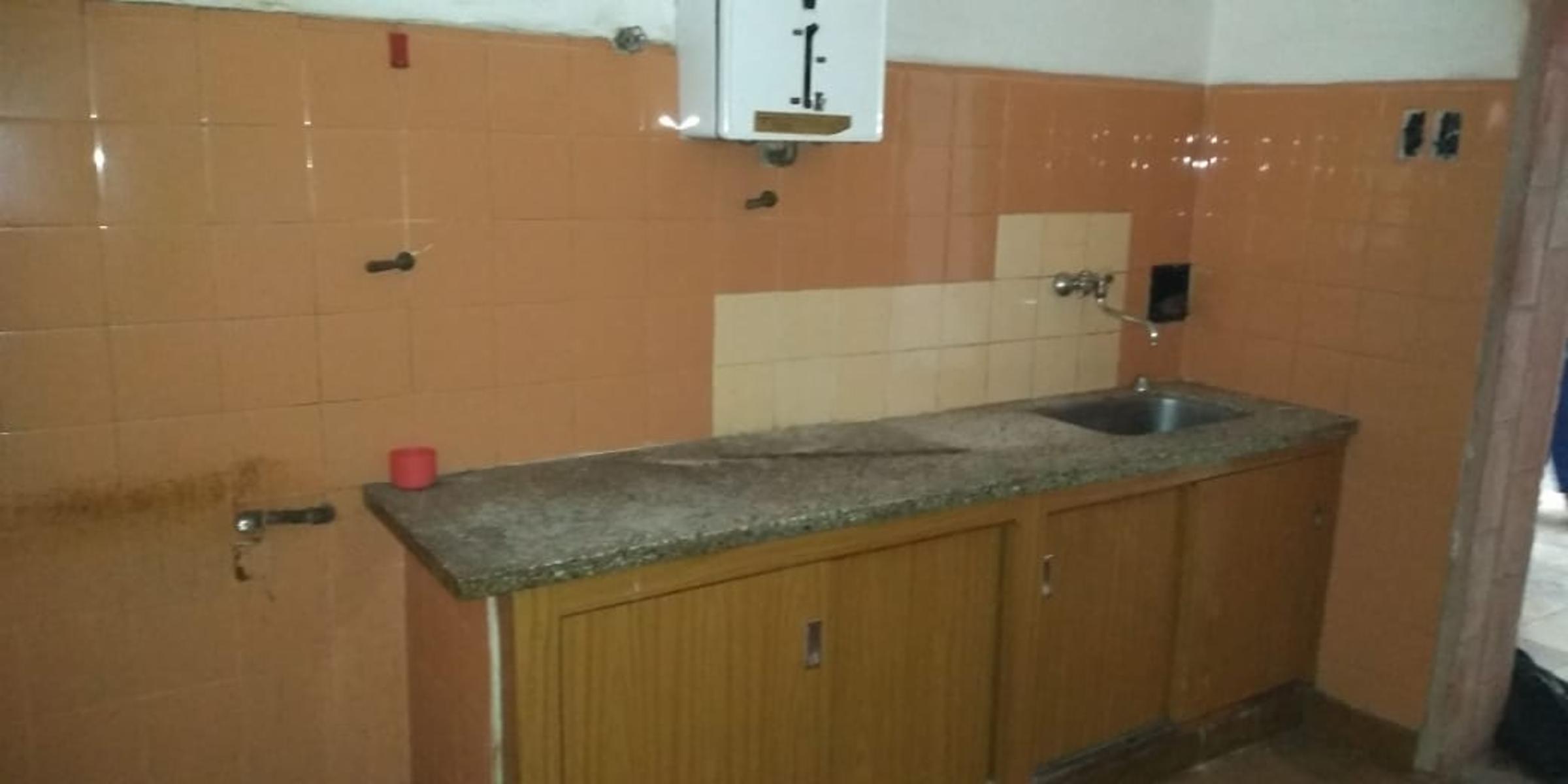 Nºref : 1124 -CASA CON DETALLES A RE FACCIONAR EN LA ZONA CÉNTRICA DE COSQUÍN. — foto 6