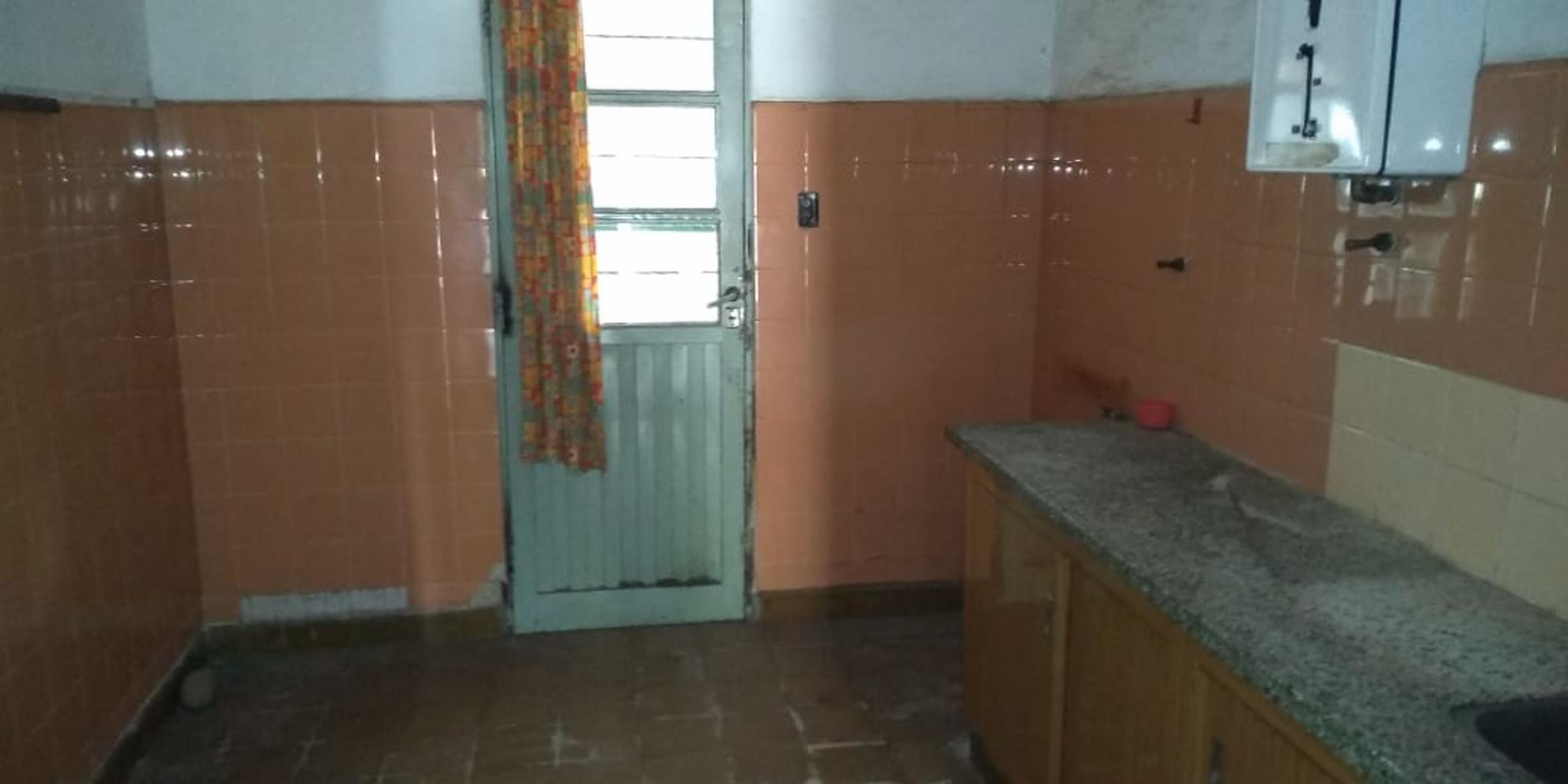 Nºref : 1124 -CASA CON DETALLES A RE FACCIONAR EN LA ZONA CÉNTRICA DE COSQUÍN. — foto 7