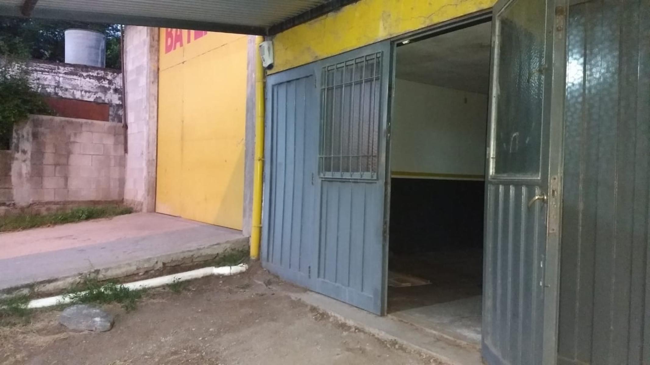 NºREF: 1116 – AMPLIO GALPÓN MAS CASA SOBRE RUTA E-55, EXCELENTE UBICACIÓN COMERCIAL — foto 4