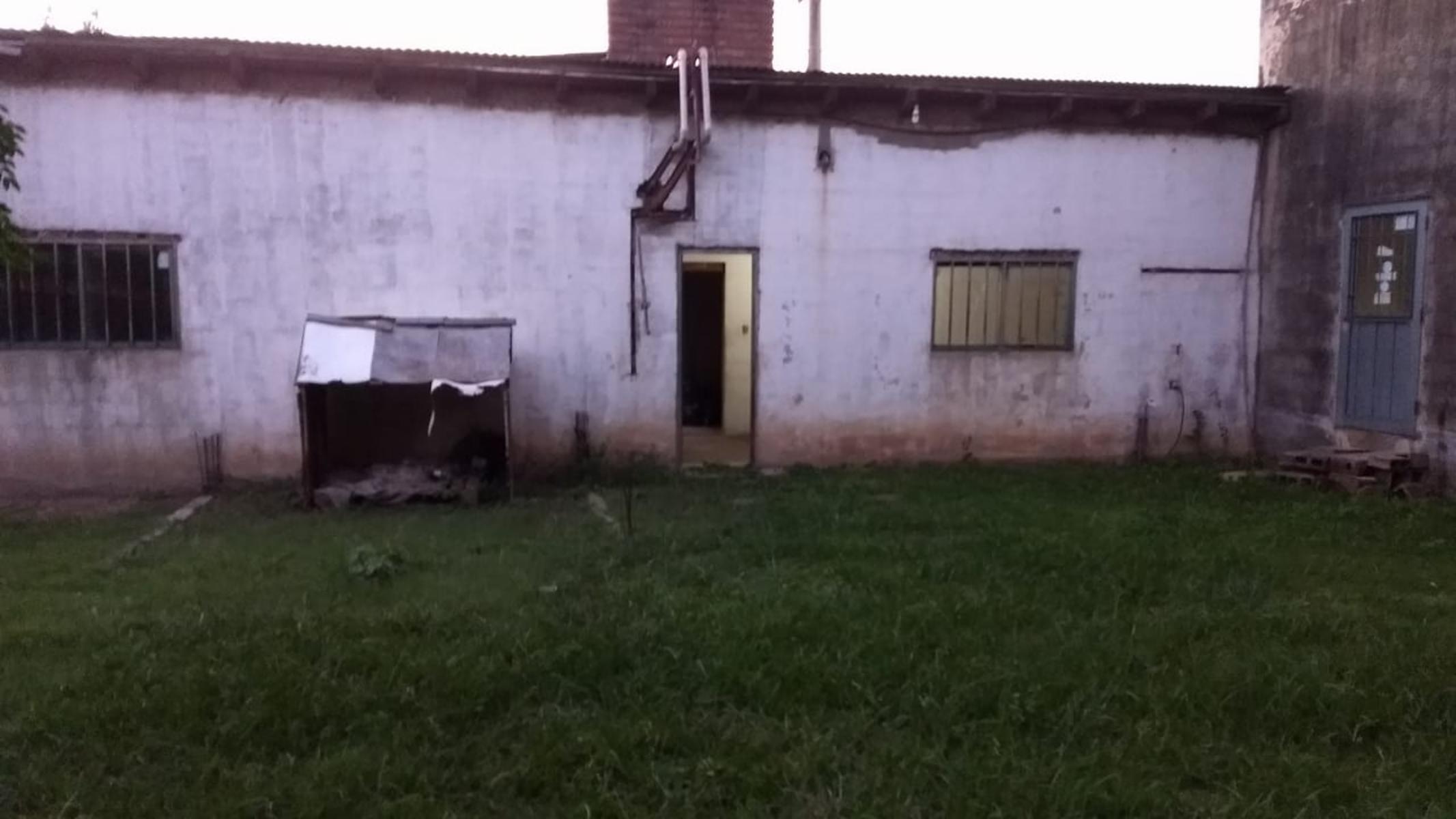 NºREF: 1116 – AMPLIO GALPÓN MAS CASA SOBRE RUTA E-55, EXCELENTE UBICACIÓN COMERCIAL — foto 9