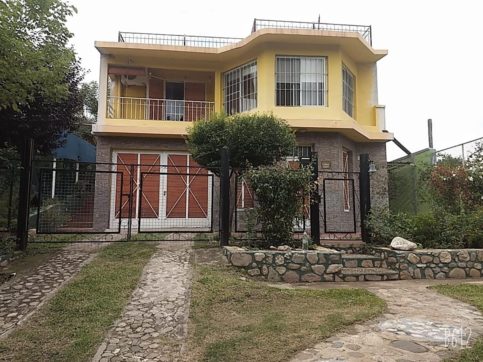 Ref 1290-Hermosa Casa de dos plantas en Bialet Masse sobre ruta 38 con increíble vista a las sierras.