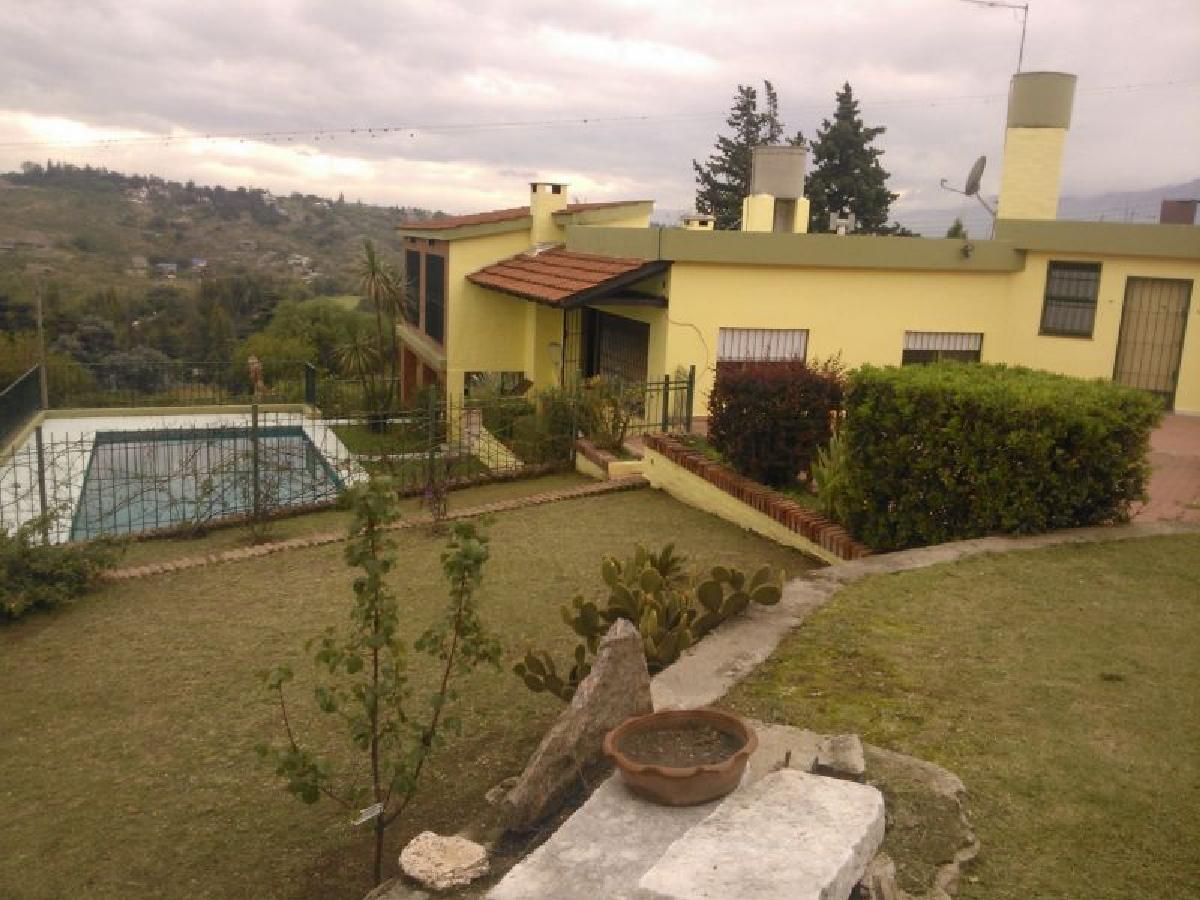 Nº DE REF. 272. INCREIB PROP EN SIQUIMAN C/HERMOSA VISTA A LAS SIERRAS/50 MTS DE R38 Y 2 DEL RIO