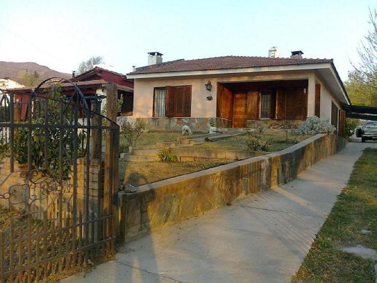 Nº DE REF. 211. Espectacular Chalet en Bº Parque Jardin- La Falda A 8 CUADRAS DE LA RUTA