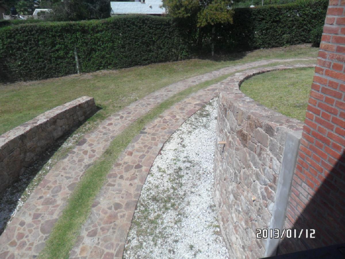 Nº DE REF. 81 HERMOSA CASA EN BIALET MASSE- BARRIO MIRADOR DEL LAGO — foto 3