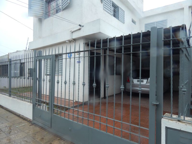 Nºref: 479 -INCREIBLES Y UNICOS LOCALES Y DPTO EN PLENA AVENIDA VUCETICH DE BARRIO ITUZAINGO — foto 2