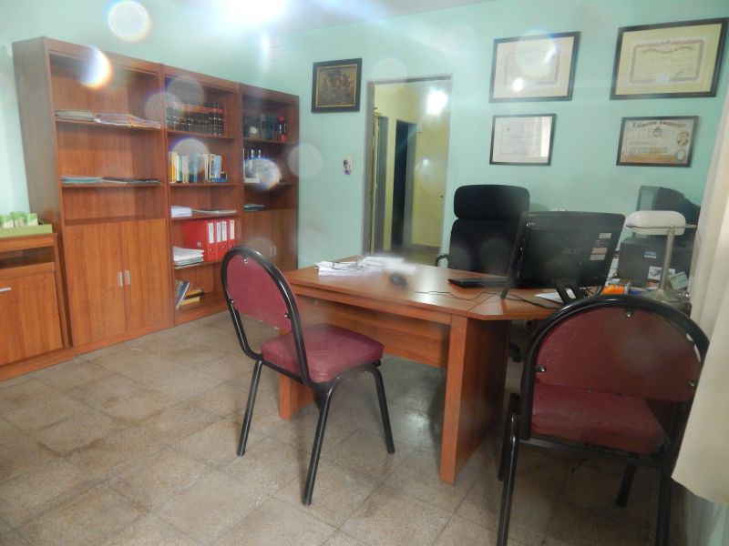 Nºref: 479 -INCREIBLES Y UNICOS LOCALES Y DPTO EN PLENA AVENIDA VUCETICH DE BARRIO ITUZAINGO — foto 4