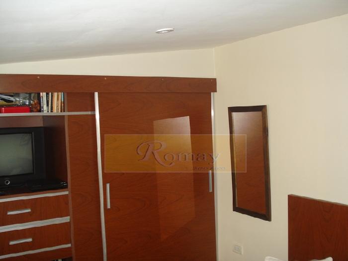 Venta de Casa Lote propio
Distribución: 2 Ph: Uno de 3 amb. a nuevo y al fte. a reciclar — foto 9