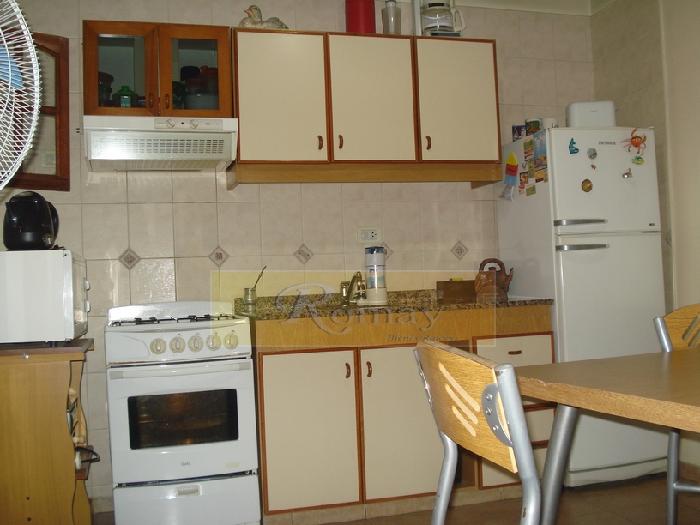 Venta de Casa Lote propio
Distribución: 2 Ph: Uno de 3 amb. a nuevo y al fte. a reciclar — foto 11