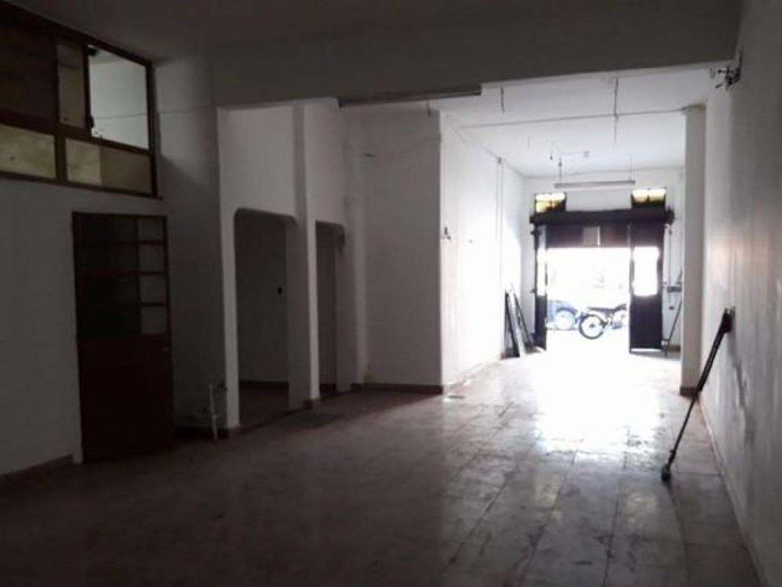 local salon 140 m2 ideal fiestas pelotero gimnasio etc San Justo - 6