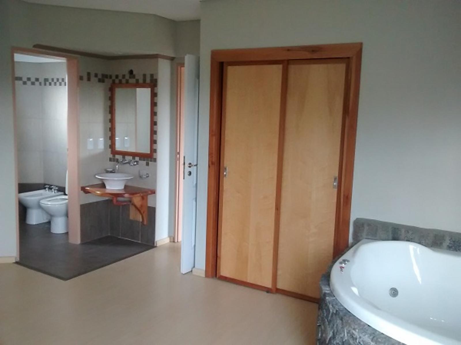 Excelente y amplio departamento de 2 dormitorios en Barrio Premium, con estacionamiento, club house y piscina climatizada — foto 4