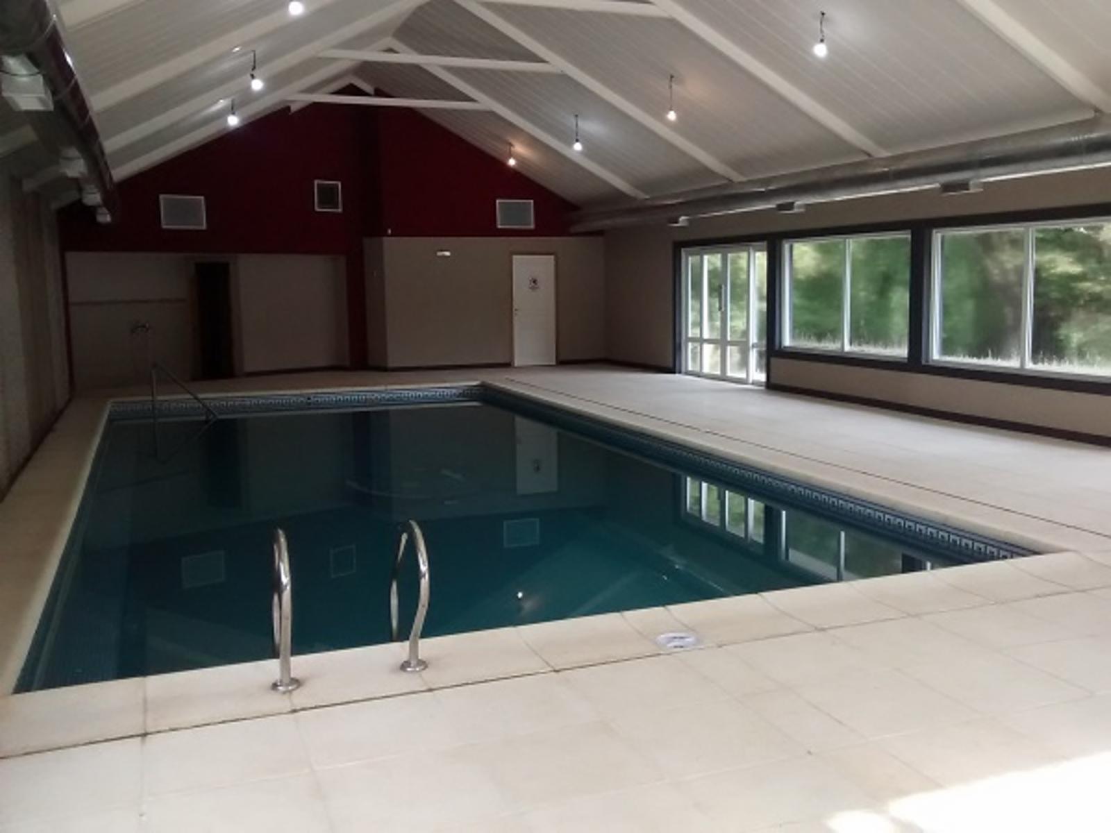 Excelente y amplio departamento de 2 dormitorios en Barrio Premium, con estacionamiento, club house y piscina climatizada — foto 5