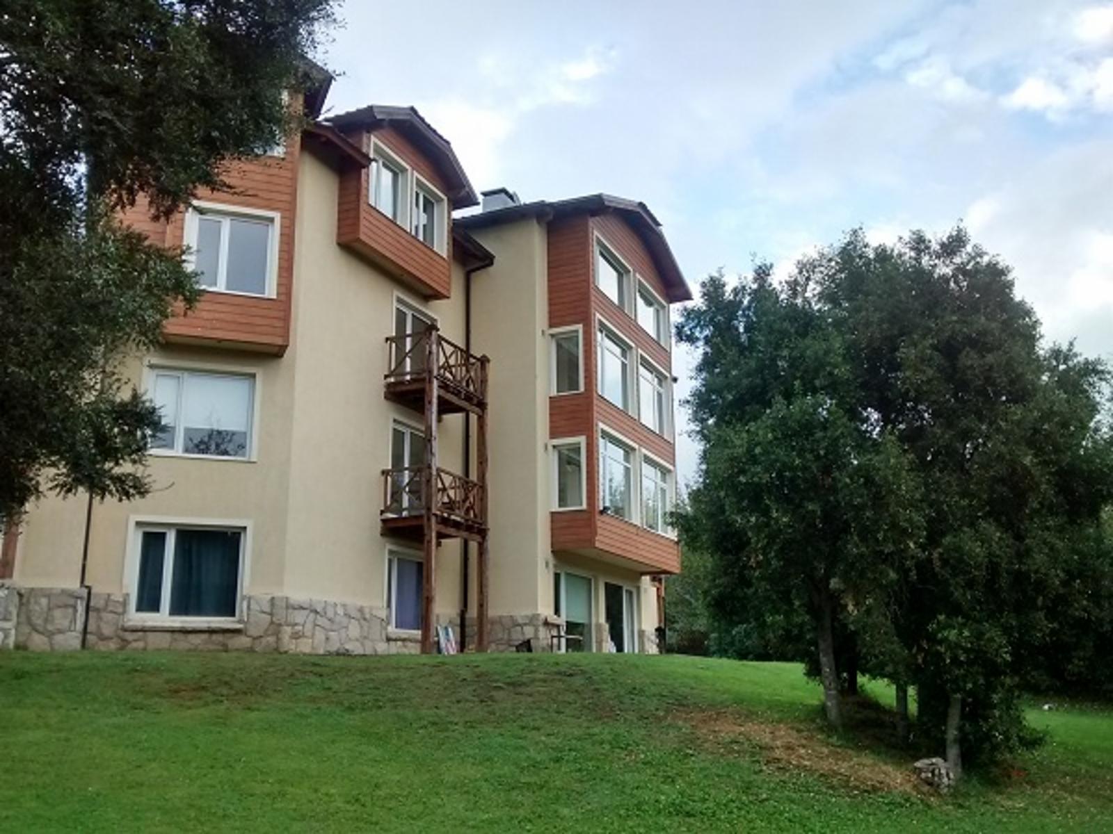 Excelente y amplio departamento de 2 dormitorios en Barrio Premium, con estacionamiento, club house y piscina climatizada — foto 6
